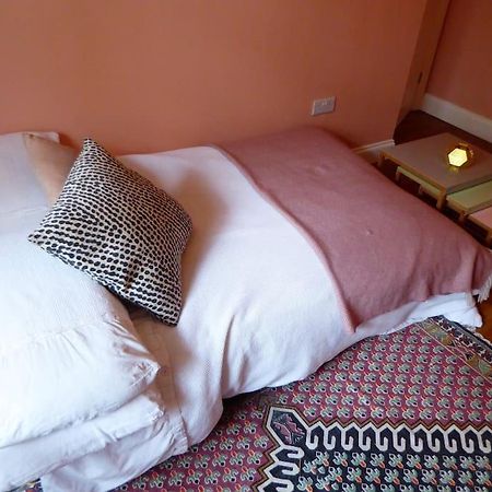 Stylish And Colourful Flat Minutes From The Beach Margate Buitenkant foto