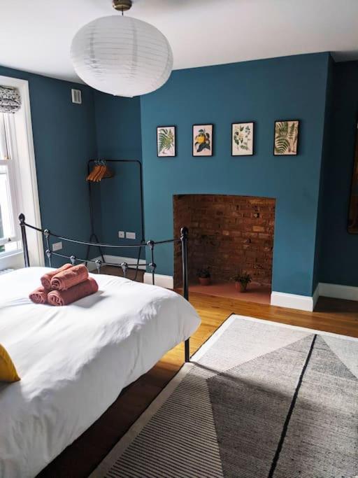 Stylish And Colourful Flat Minutes From The Beach Margate Buitenkant foto