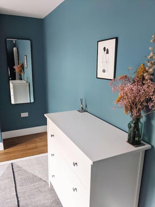 Stylish And Colourful Flat Minutes From The Beach Margate Buitenkant foto