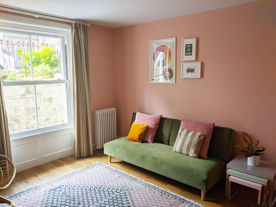 Stylish And Colourful Flat Minutes From The Beach Margate Buitenkant foto